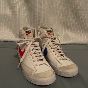 Nike Kids Blazer Mid ‘77 with blue and red check marks